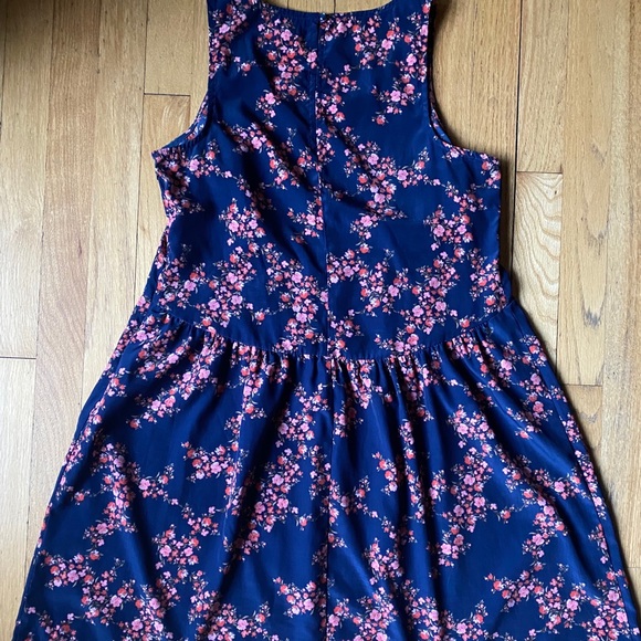 Navy Floral Old Navy dress - Picture 5 of 9